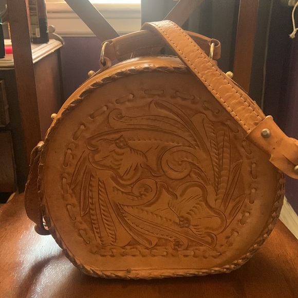 Vintage Tan Tooled Leather Hatbox Handbag - Picture 3 of 11